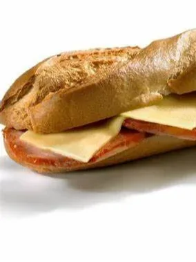 Bocadillo de lomo queso