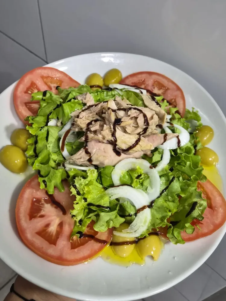 Ensalada de bonito