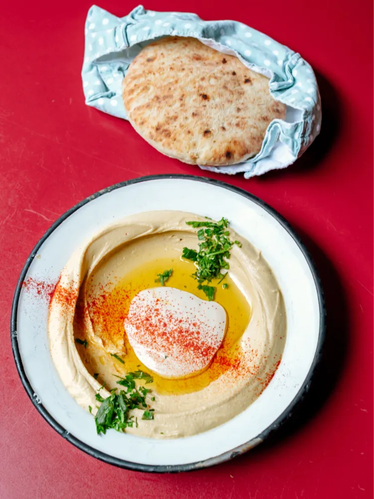 NENI's Hausgemachter Hummus Teller