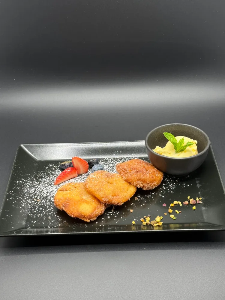 Deep-fried apple rings