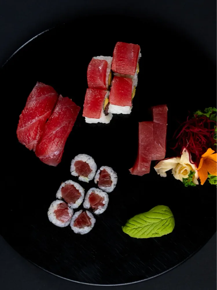 TUNA SELECTION