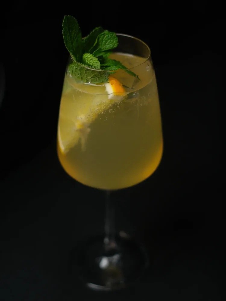 Spruzzata di ananas e zenzero